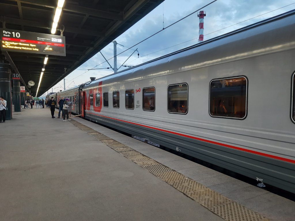 Санкт-Петербург – Великие Луки. Поезд №607/608, который называют «трамваем»