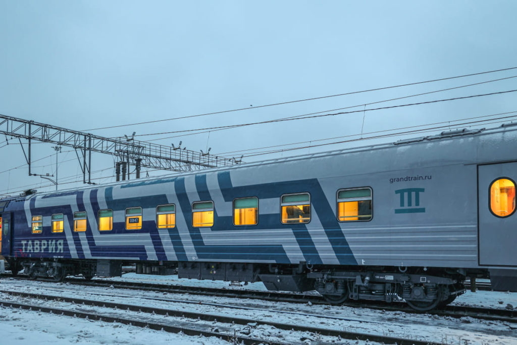 Поезд, состоящий только из абсолютно новых купейных вагонов, будет курсировать между Москвой и Керчью
