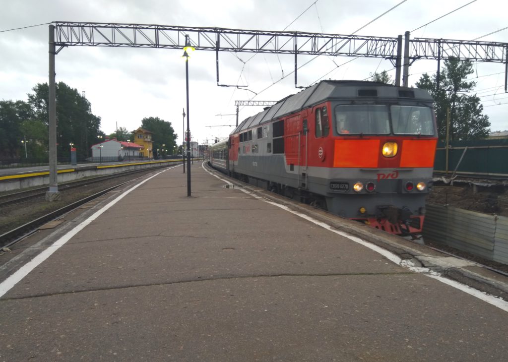 Из Москвы в Петербург запустят поезд, который будет идти 19 часов через Великие Луки