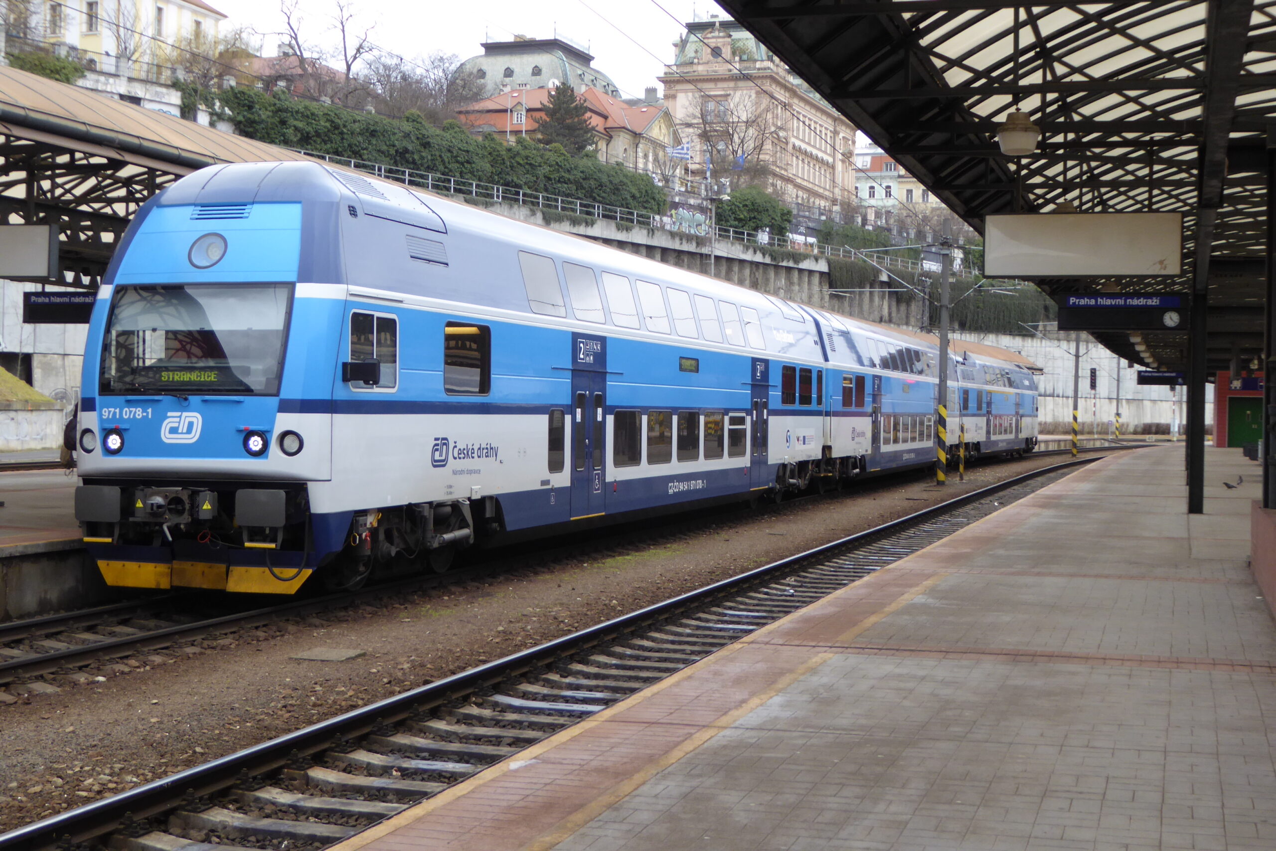 Чех поезд. Электропоезд 16ev Skoda. ČD class 471. Skoda 7 ev. Шкода-Пльзень электровозы.