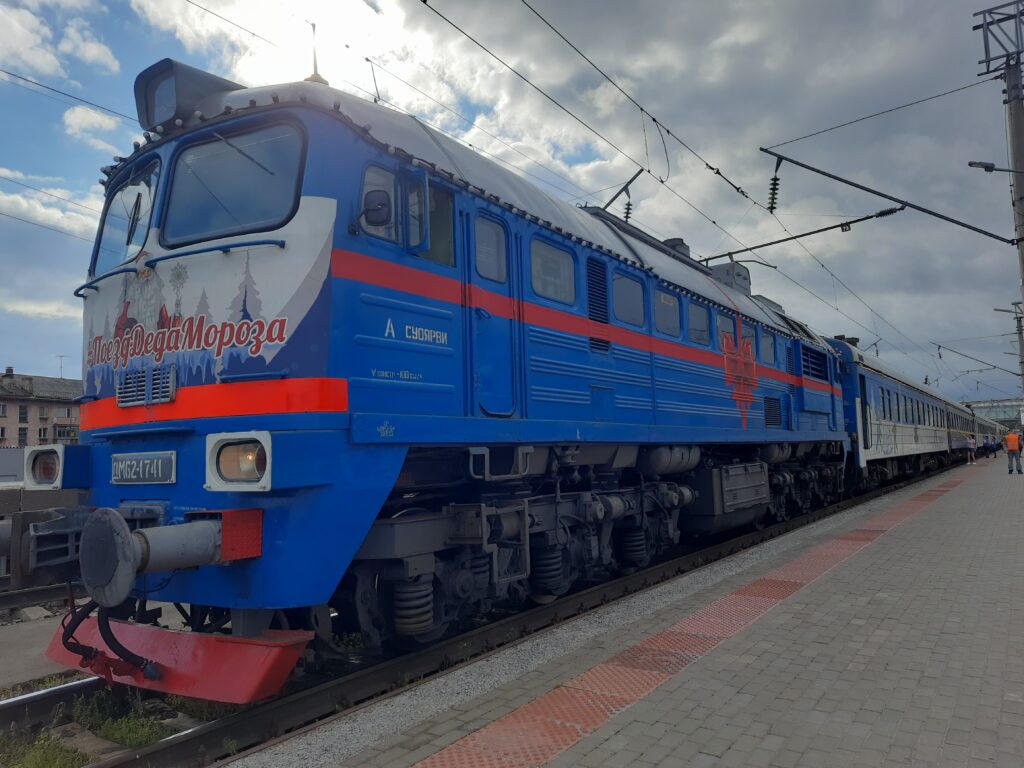 В Аммендорфах Деда Мороза на север: РЖД запускают туристические поезда в Мурманск и Карелию