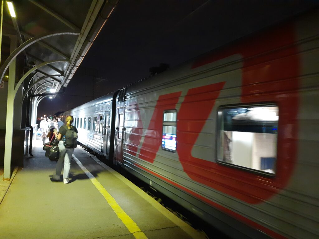 Санкт-Петербург – Великие Луки. Поезд №607/608, который называют «трамваем»