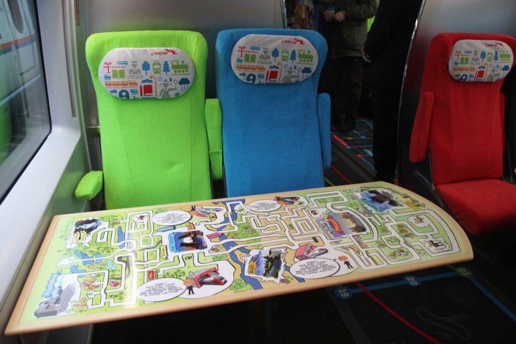 Спасите от детей! Пассажиры просят РЖД сделать отдельные детские вагоны и вагоны для взрослых