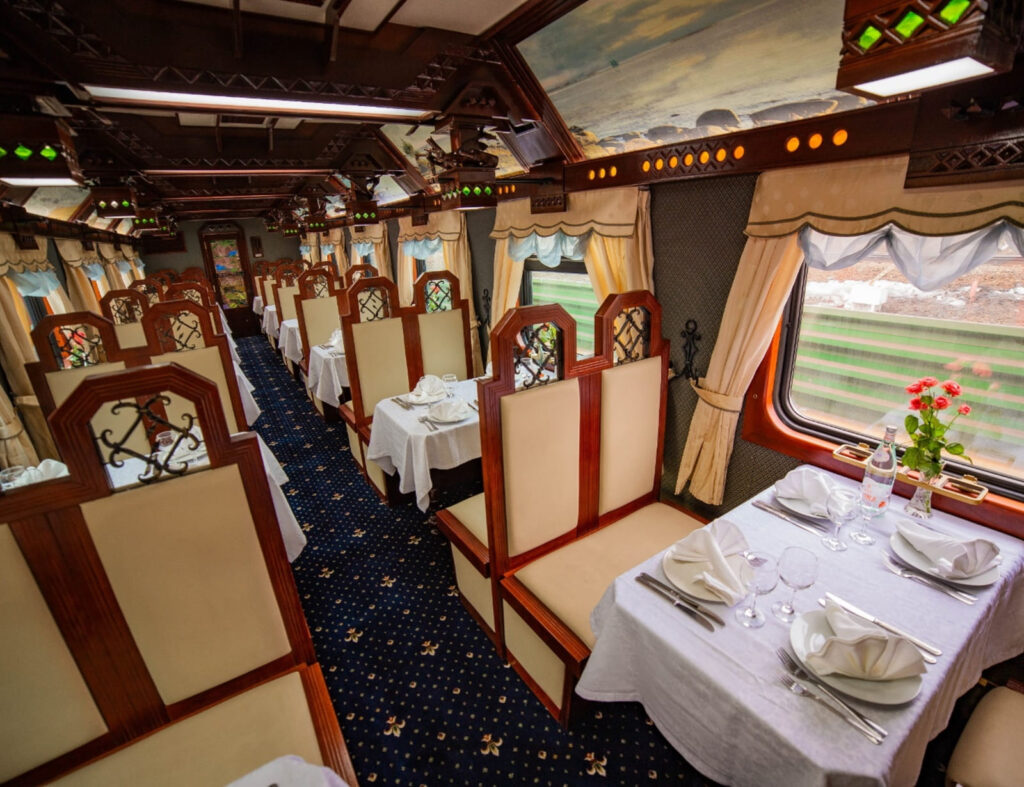 Вагоны-рестораны из самого элитного поезда России будут возить туристов по винодельням Крыма